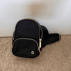 Lululemon Everywhere Small Sling Bag